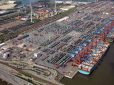 Hamburg là cảng đầu tiên ở châu Âu cung cấp điện trên bờ cho tàu container