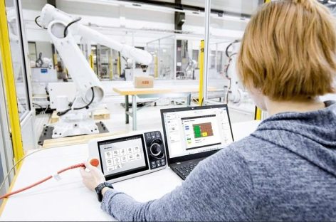 Công cụ phần mềm không mã, hỗ trợ việc lập trình giao diện người dùng robot